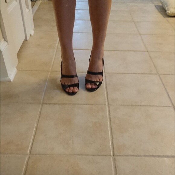 Manolo Blahnik patent black leather heels size 8 - Picture 8 of 8